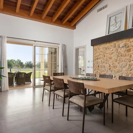 Mireia 2002 With Pool And Garden By Bebreeze Mallorca *