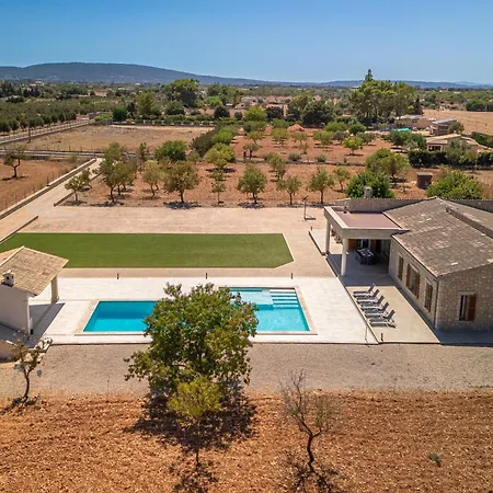 Mireia 2002 With Pool And Garden By Bebreeze Mallorca ヴィラ