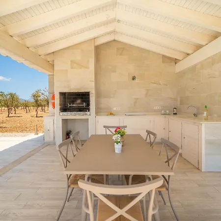 Mireia 2002 With Pool And Garden By Bebreeze Mallorca ヴィラ ビニサレム